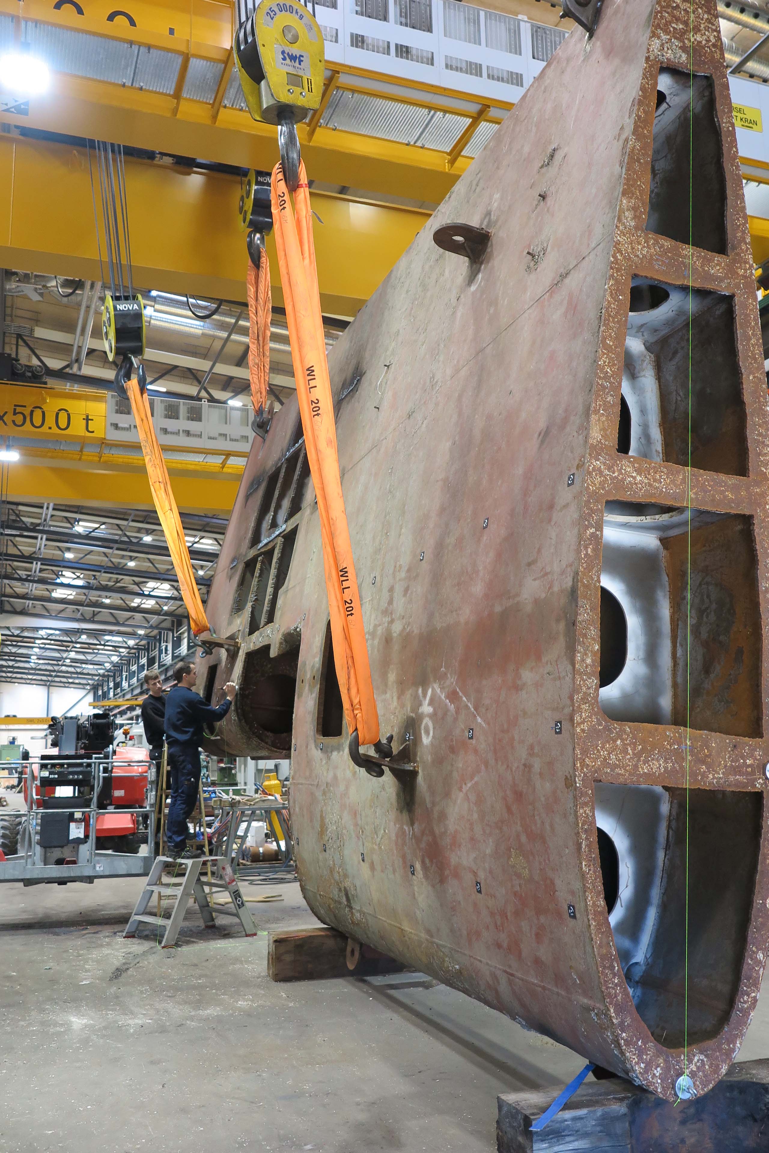 Big markers on a rudder - ready to 3D scan
