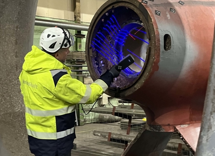 Accurate on-site 3D scanning of thruster housings