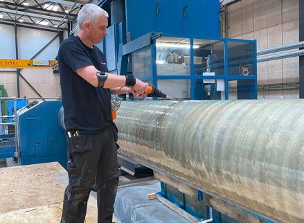 Coating of shafts for corrosion-resistant